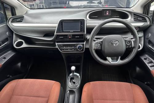 2017 Toyota Sienta 1.5 V AT Terpakai