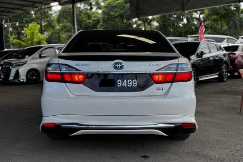 Second hand 2015 Toyota Camry 2.5 Hybrid 