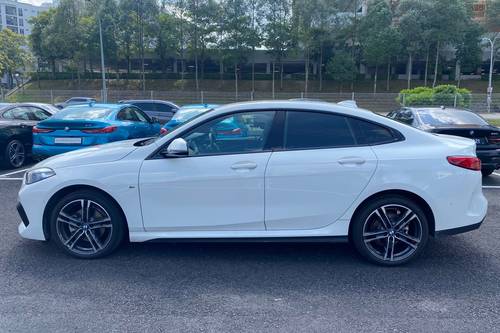 2024 BMW 2 Series Coupe 218i Terpakai