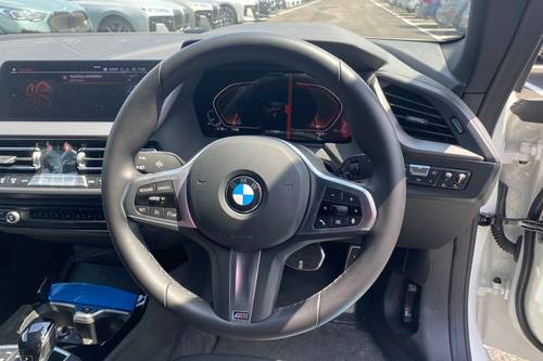 2024 BMW 2 Series Coupe 218i Terpakai