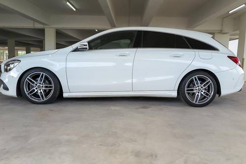 Terpakai 2017 Mercedes Benz CLA-Class Coupe 180 untuk Dijual