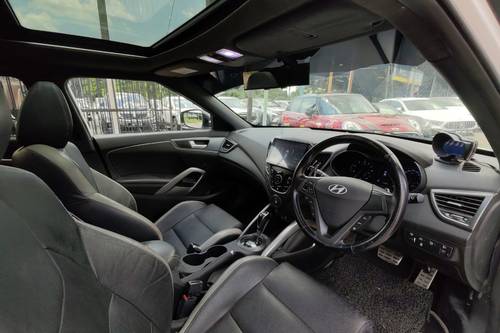 2015 Hyundai Veloster Gamma 1.6L A/T Terpakai