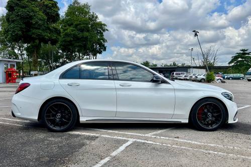 2019 Mercedes Benz C-Class Saloon C200 Avantgarde Line Terpakai