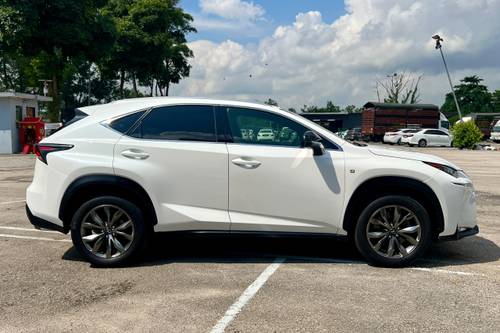 2016 Lexus NX 200t  lama