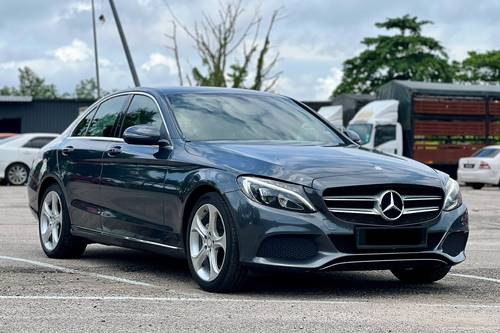 2016 Mercedes Benz C-Class Saloon C 200 AT Terpakai