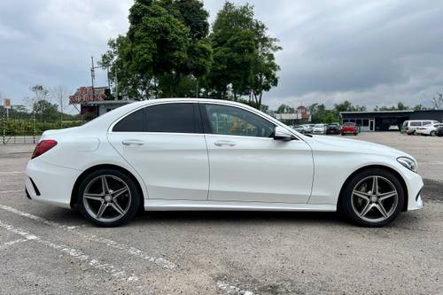 2014 Mercedes Benz C-Class Saloon C180 AMG Terpakai