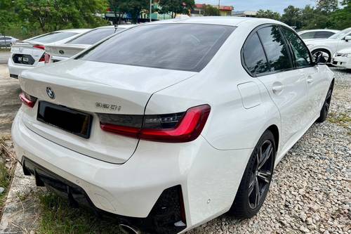 2023 BMW 3 Series Sedan 320i M Sport Terpakai