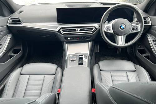 2023 BMW 3 Series Sedan 320i M Sport Terpakai