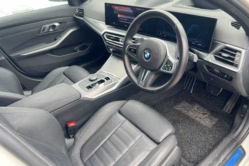 2023 BMW 3 Series Sedan 320i M Sport Terpakai