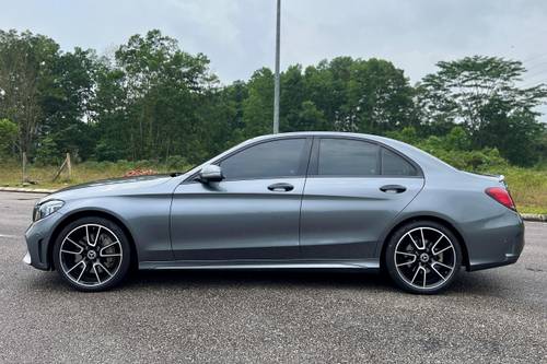 2019 Mercedes Benz C-Class Saloon C300 AMG Line Terpakai