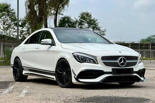 2018 Mercedes Benz CLA-Class Coupe 200 AMG Line Terpakai