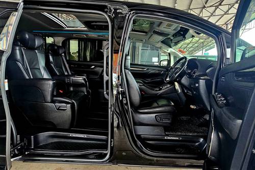 2016 Toyota Alphard 2.5 Terpakai