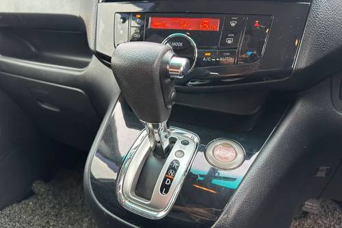 2013 Nissan Serena 2.0L Highway Star Terpakai