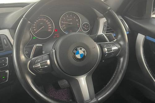 Second hand 2018 BMW 3 Series Sedan 330e M Sport 