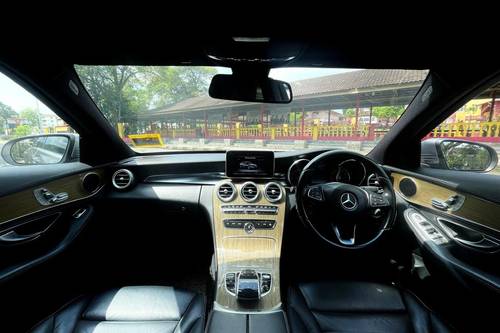 2015 Mercedes Benz C-Class Cabriolet C 250 Terpakai