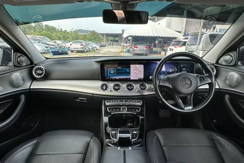 Terpakai 2016 Mercedes Benz E-Class Saloon E 250 Avantgarde Line untuk Dijual