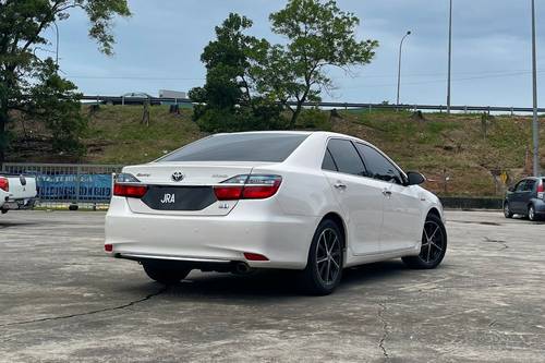 Second hand 2015 Toyota Camry 2.5V 