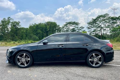 Old 2019 Mercedes Benz A-Class A 200 Progressive Line