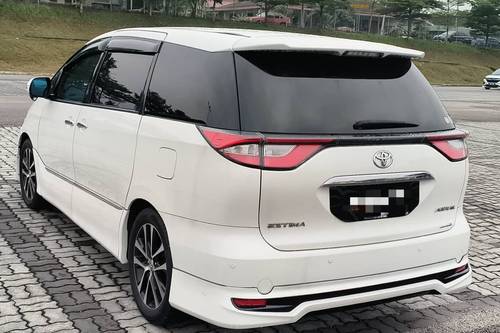 2010 Toyota Estima 2.4 Terpakai