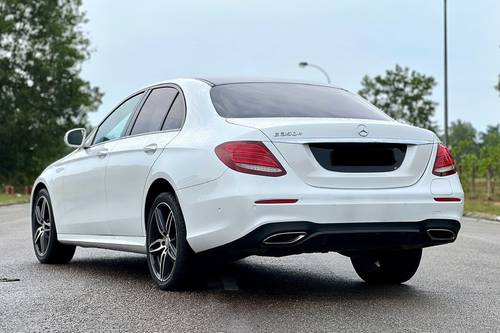 Second hand 2017 Mercedes Benz E-Class Saloon E 350 e AMG Line 