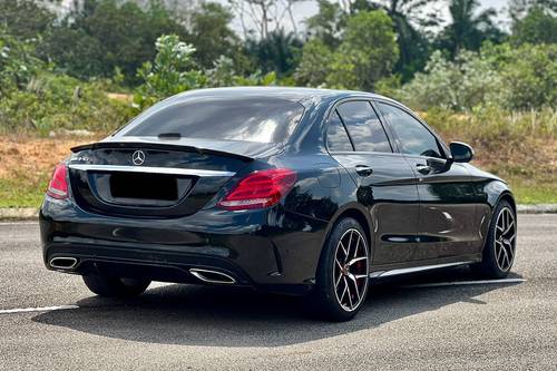 2016 Mercedes Benz C-Class Saloon C 200 AMG Line Terpakai