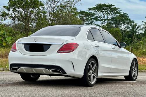 2016 Mercedes Benz C-Class Saloon C 250 AMG Line Terpakai