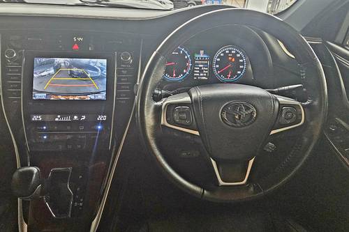 Old 2014 Toyota Harrier 2.0T Premium