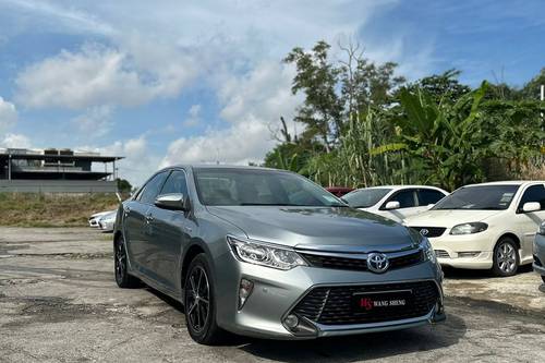 Used 2015 Toyota Camry 2.5 Hybrid