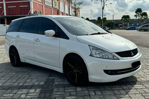 Terpakai 2008 Mitsubishi Grandis 2.4L untuk Dijual