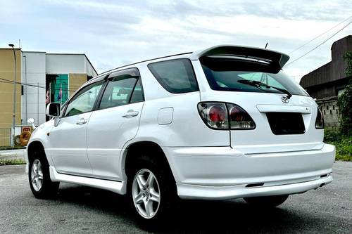 Second hand 2000 Toyota Harrier 2.4 