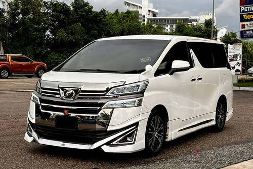 Second hand 2015 Toyota Vellfire 2.5L 