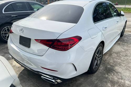 Terpakai 2021 Mercedes Benz C-Class Saloon C200 AMG Line untuk Dijual