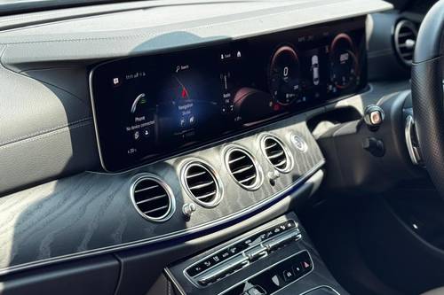 2021 Mercedes Benz E-Class Saloon E 300 AMG Line Terpakai