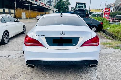 Terpakai 2013 Mercedes Benz CLA-Class Coupe CLA 250 untuk Dijual