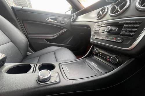 2013 Mercedes Benz CLA-Class Coupe CLA 250 Terpakai