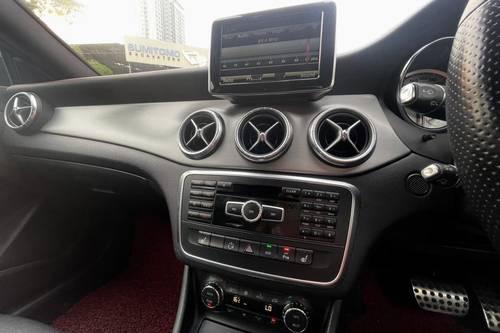 2013 Mercedes Benz CLA-Class Coupe CLA 250 Terpakai