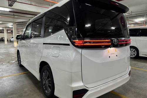 Terpakai 2023 Toyota Voxy 2.0 ZS untuk Dijual