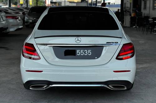 Second hand 2016 Mercedes Benz E-Class Saloon E200 2.0 