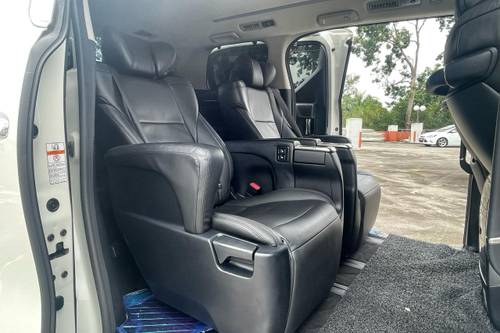 2015 Toyota Alphard 2.5 SA Terpakai