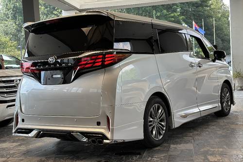 2023 Toyota Alphard 2.4T Executive Lounge  lama