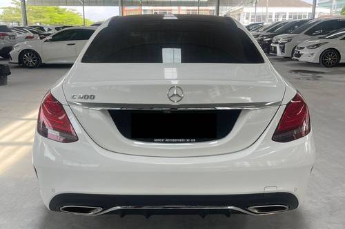 Old 2019 Mercedes Benz C-Class Saloon C300 AMG Line