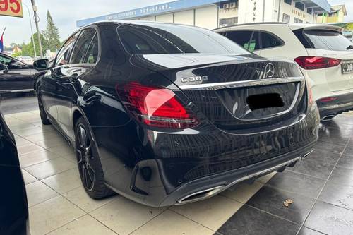 Terpakai 2020 Mercedes Benz C-Class Saloon C300 AMG Line untuk Dijual