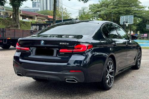 2021 BMW 5 Series Sedan 530e M Sport  lama