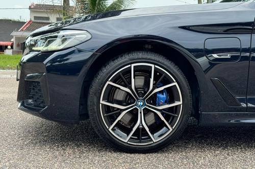 2021 BMW 5 Series Sedan 530e M Sport Terpakai