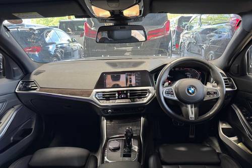 2019 BMW 3 Series Sedan 330i M Sport Terpakai