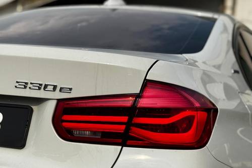 2019 BMW 3 Series Sedan 330e M Sport Terpakai