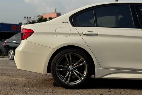 2019 BMW 3 Series Sedan 330e M Sport Terpakai