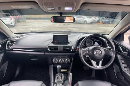 Terpakai 2014 Mazda 3 Sedan 2.0L High untuk Dijual