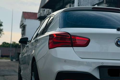 Old 2017 BMW 1 Series 5 Door 118i M Sport