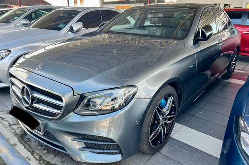 2017 Mercedes Benz E-Class Saloon E 350 e AMG Line Terpakai